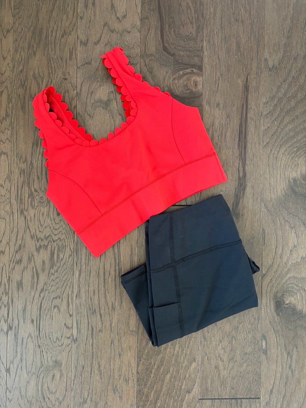 IVL Hydralux Scallop Power Bra - Bittersweet + Pocket Short - Black